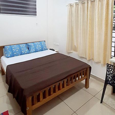 Uthram Residency Villa Kochi Exterior photo